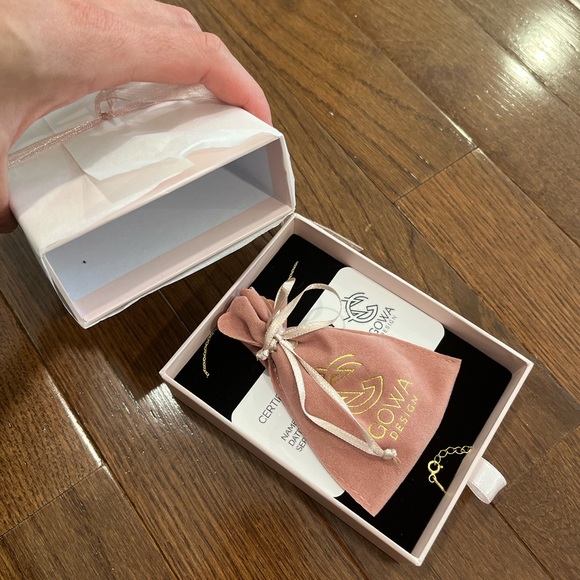 NWT In Box Unopened Pearl and 18K Gold Necklace - Picture 2 of 6